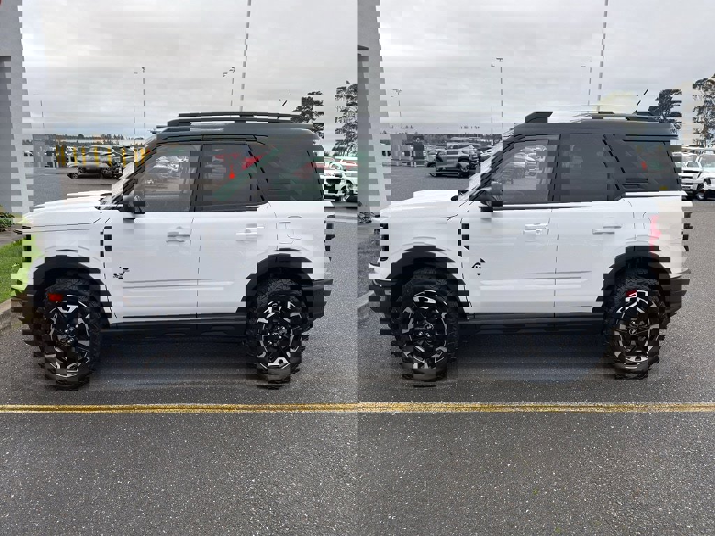 Used 2021 Ford Bronco Sport Outer Banks image 2