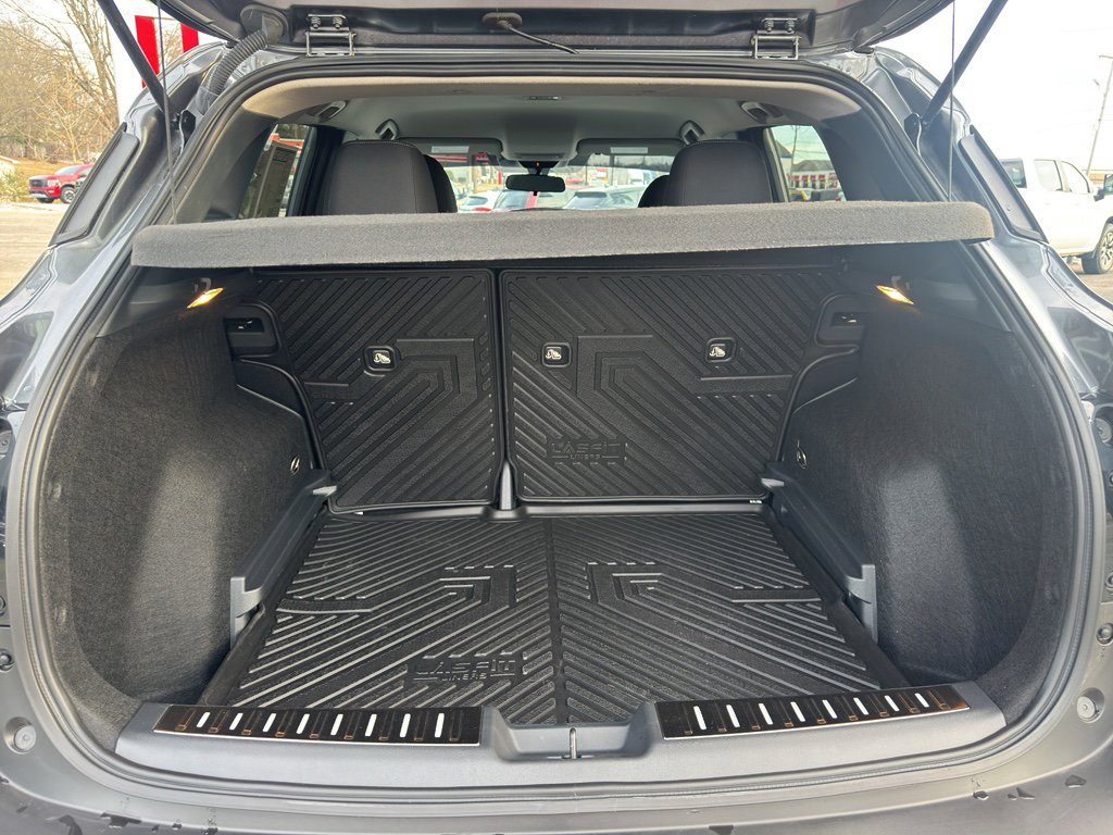 Used 2025 Nissan Kicks SV w/ Illumination Package image 21