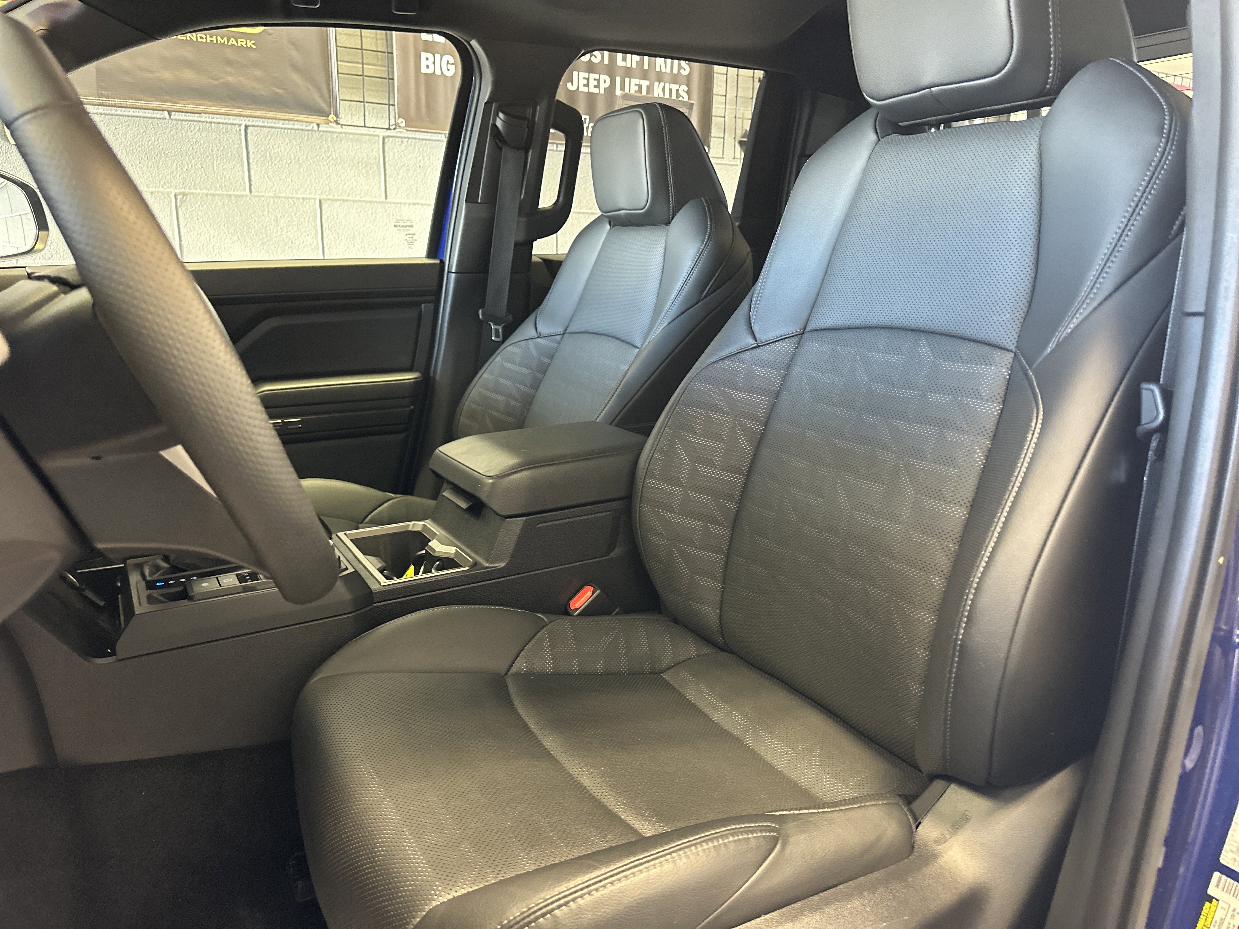 Used 2025 Toyota Tacoma TRD Sport image 18