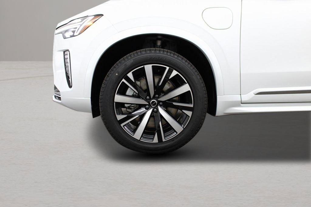 New 2025 Volvo XC90 T8 Core w/ Protection Package image 12