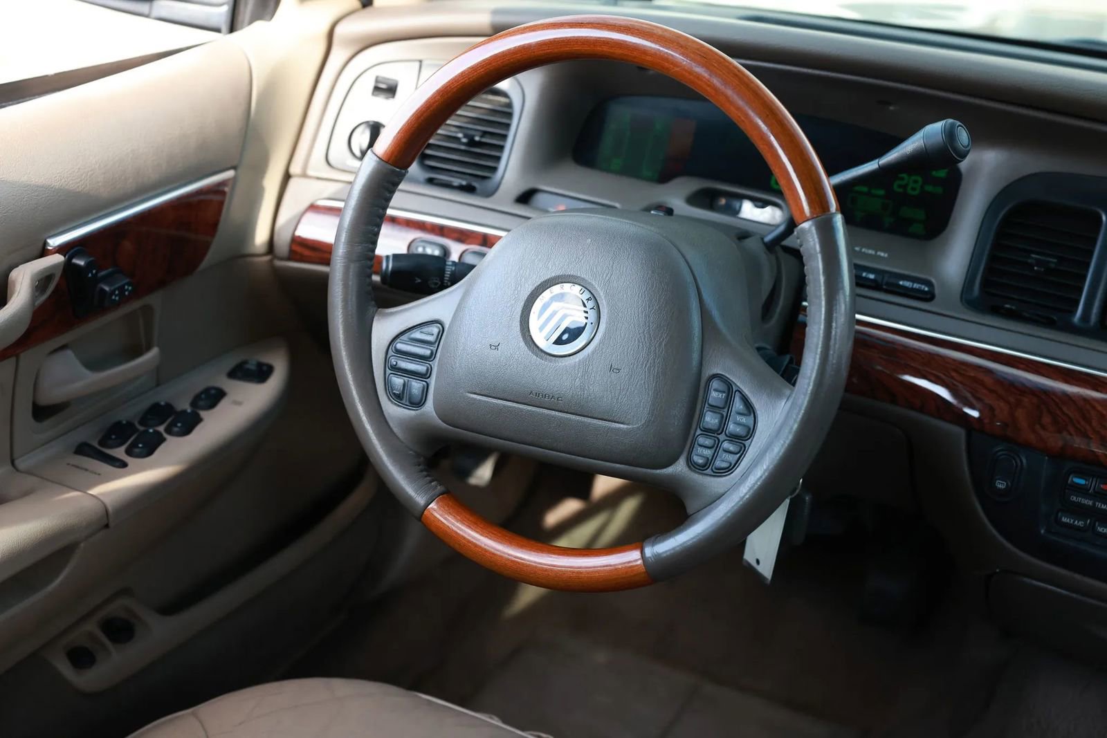 Used 2002 Mercury Grand Marquis LS image 27