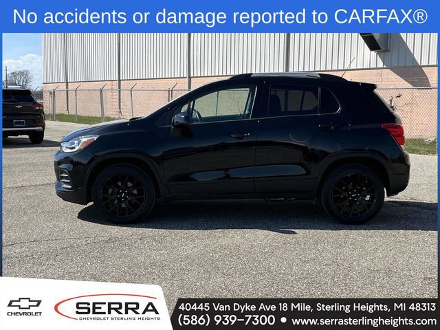 Certified 2022 Chevrolet Trax LT w/ Midnight Edition image 2