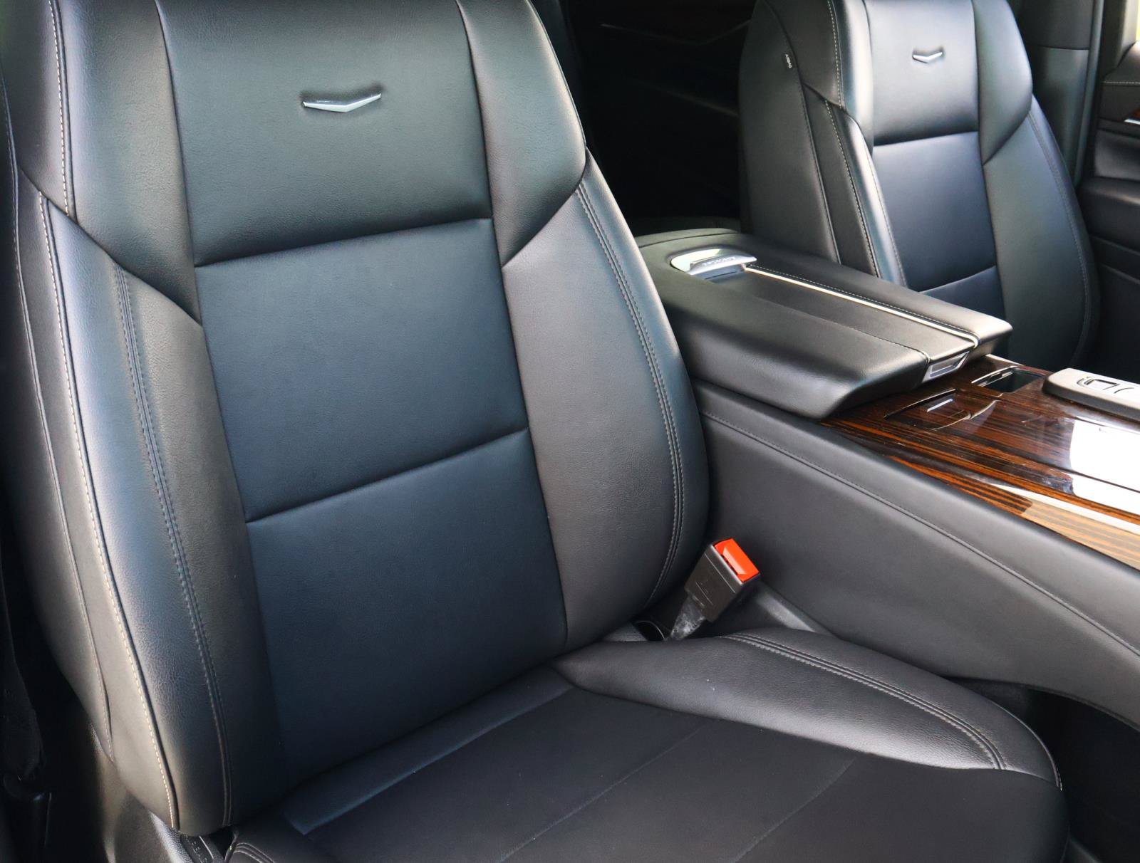 Used 2022 Cadillac Escalade Luxury RWD image 23