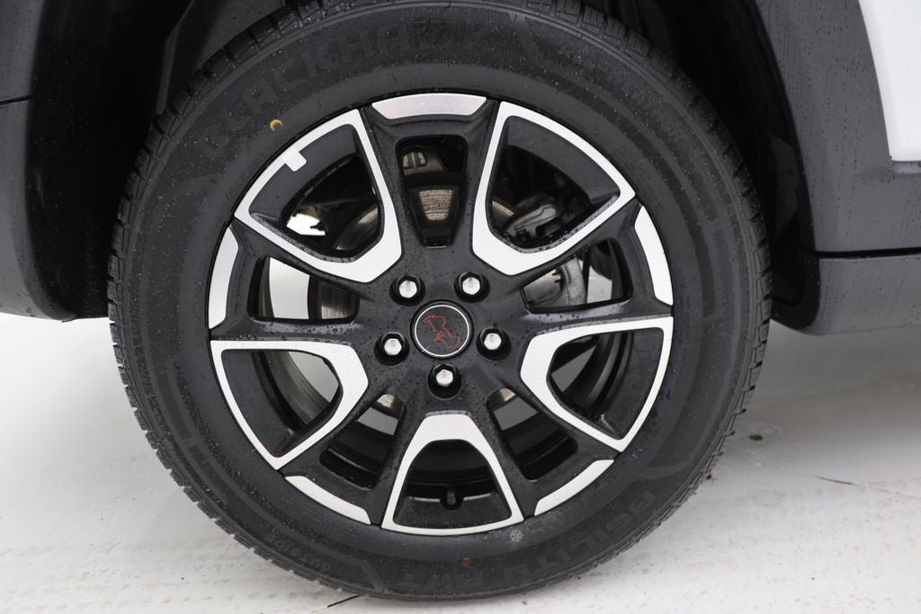 Used 2025 Jeep Compass Trailhawk AWD/4WD image 9
