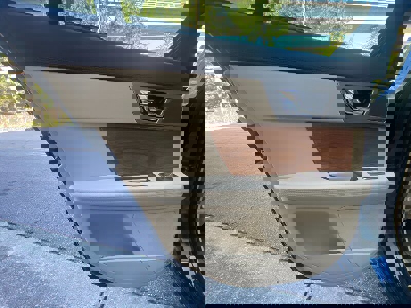 Used 2010 Jaguar XF Luxury image 22