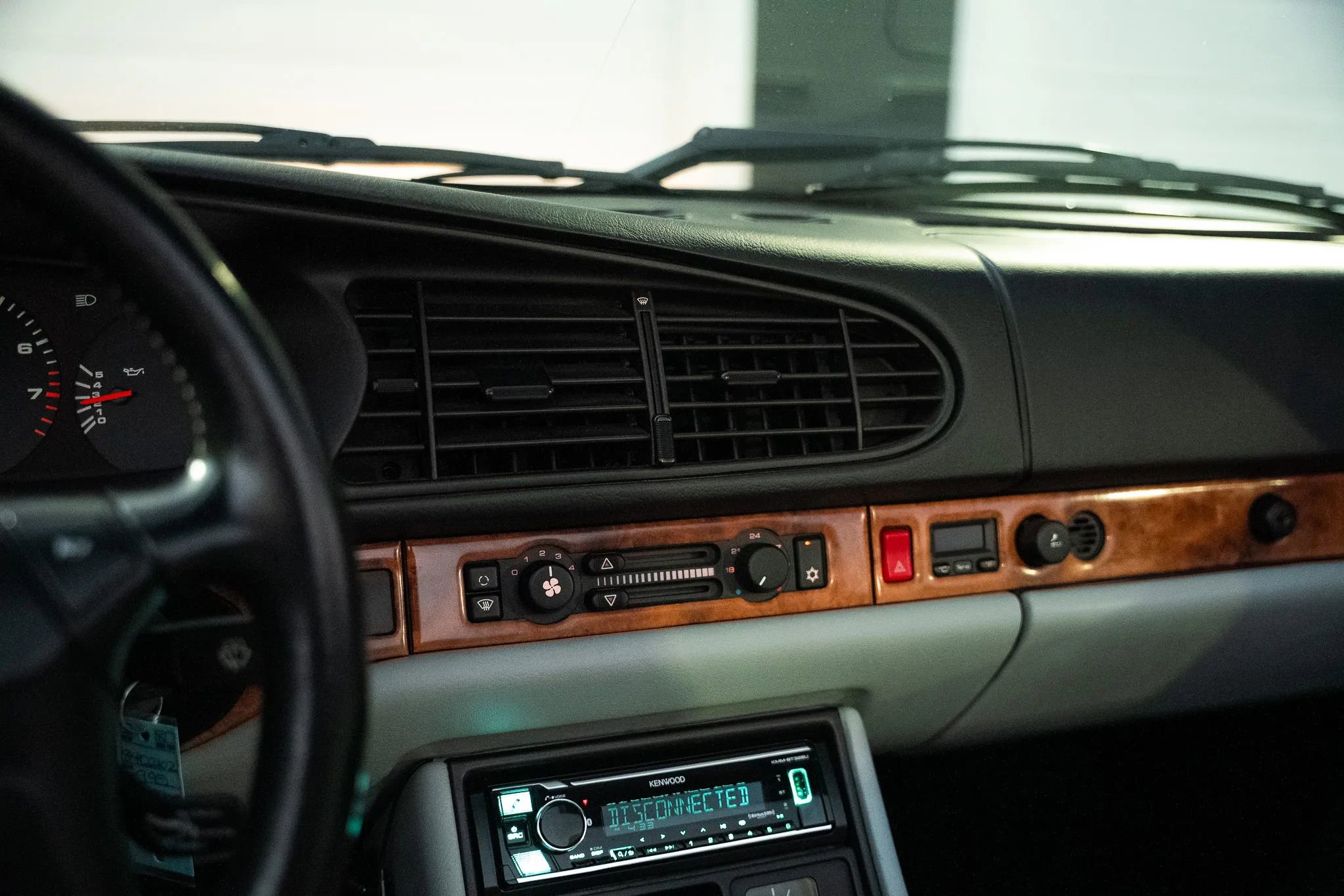 Used 1995 Porsche 968 Cabriolet image 30