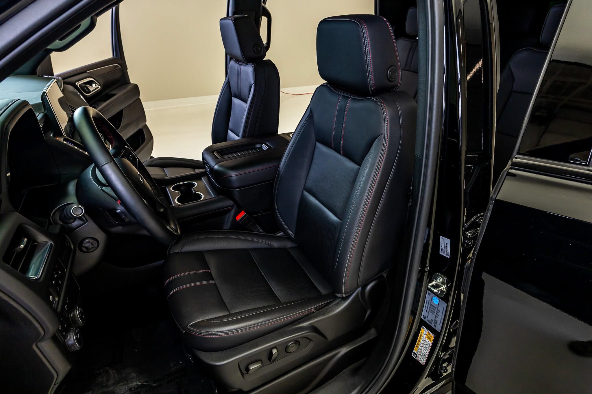 Used 2024 Chevrolet Tahoe RST w/ Luxury Package AWD/4WD image 26