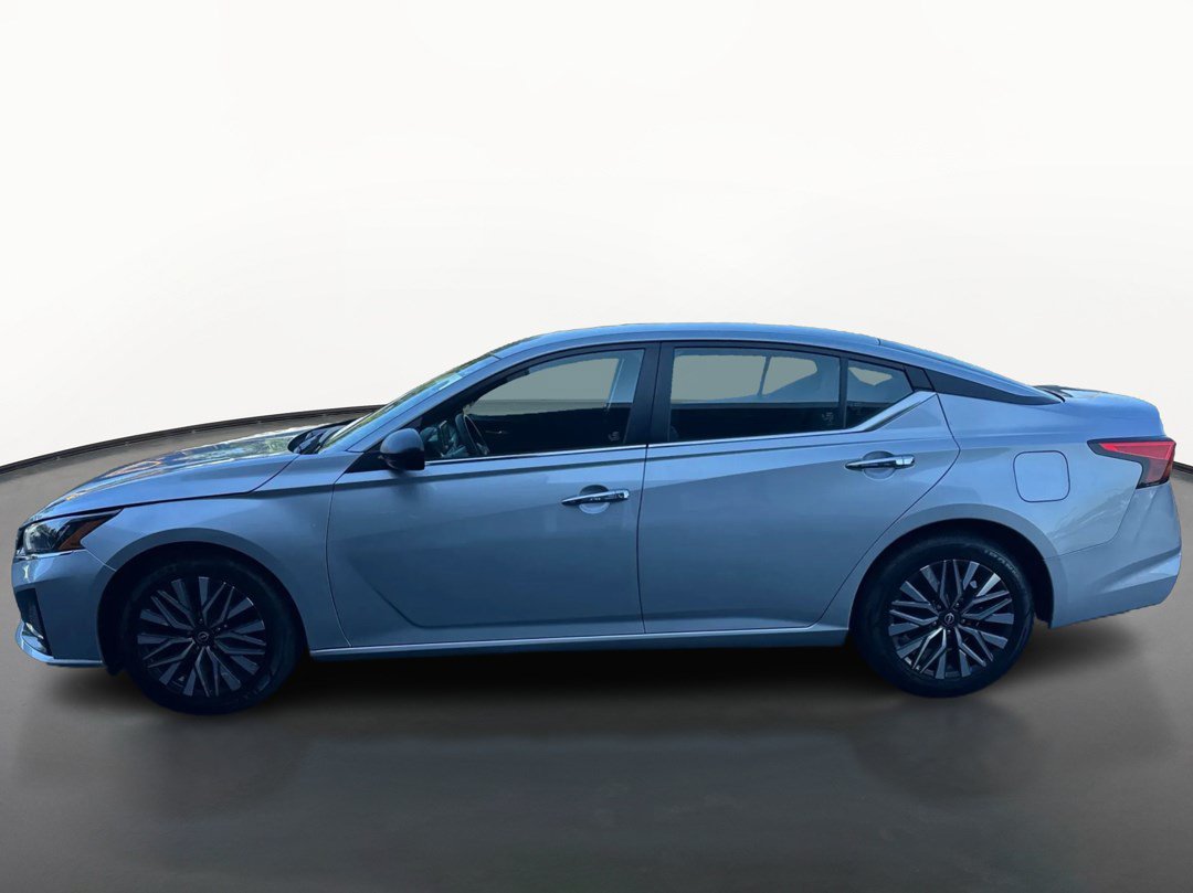 Used 2024 Nissan Altima 2.5 SV FWD image 6