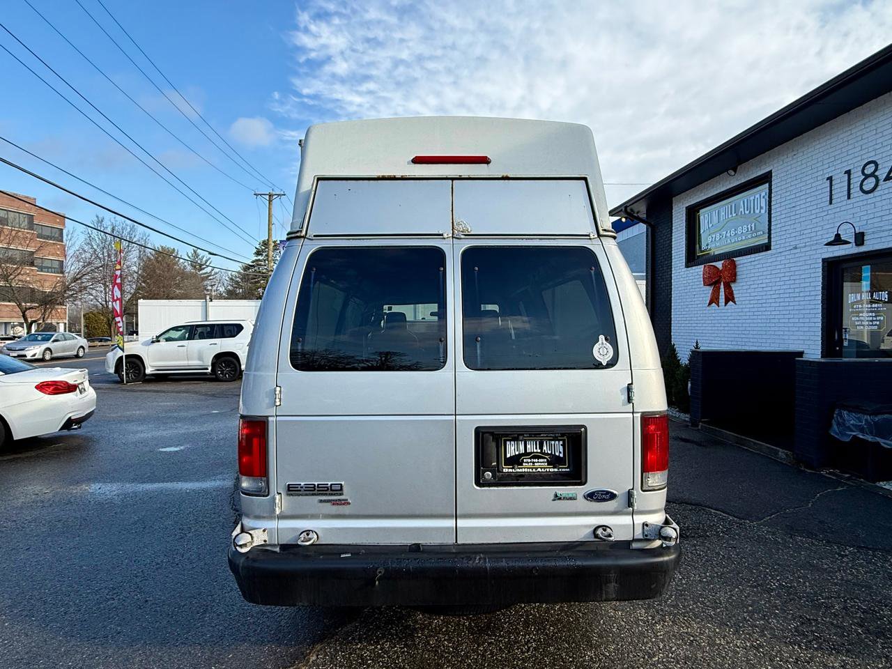 Used 2012 Ford E-350 and Econoline 350 Extended Super Duty w/ PWR Group image 4