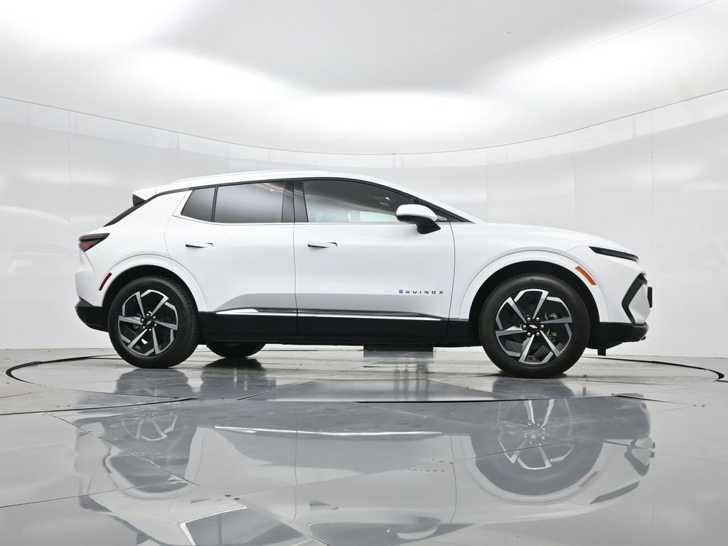 Used 2025 Chevrolet Equinox EV LT w/ Convenience Package image 45