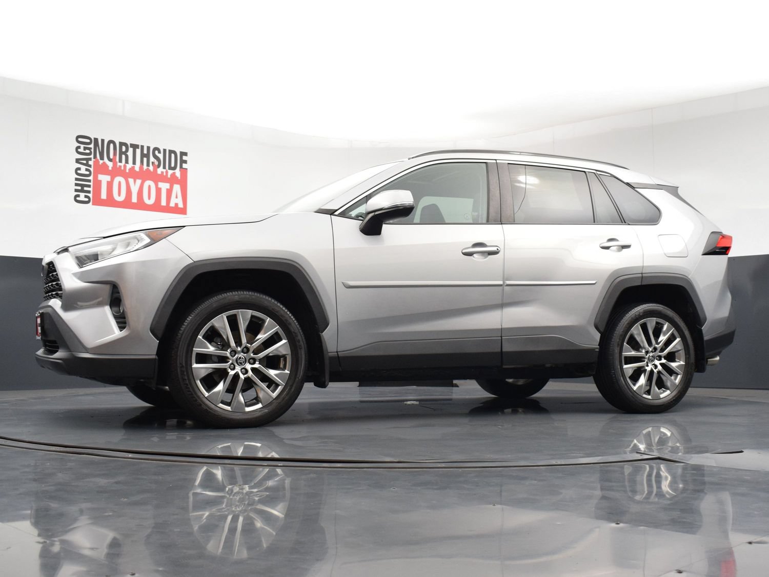 Used 2021 Toyota RAV4 XLE Premium AWD/4WD image 29