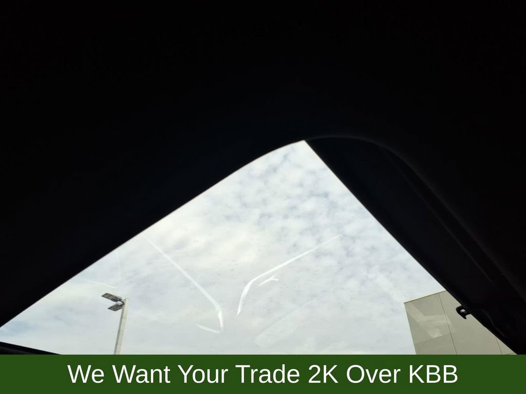 Used 2023 Buick Enclave Avenir w/ Avenir Technology Package image 14