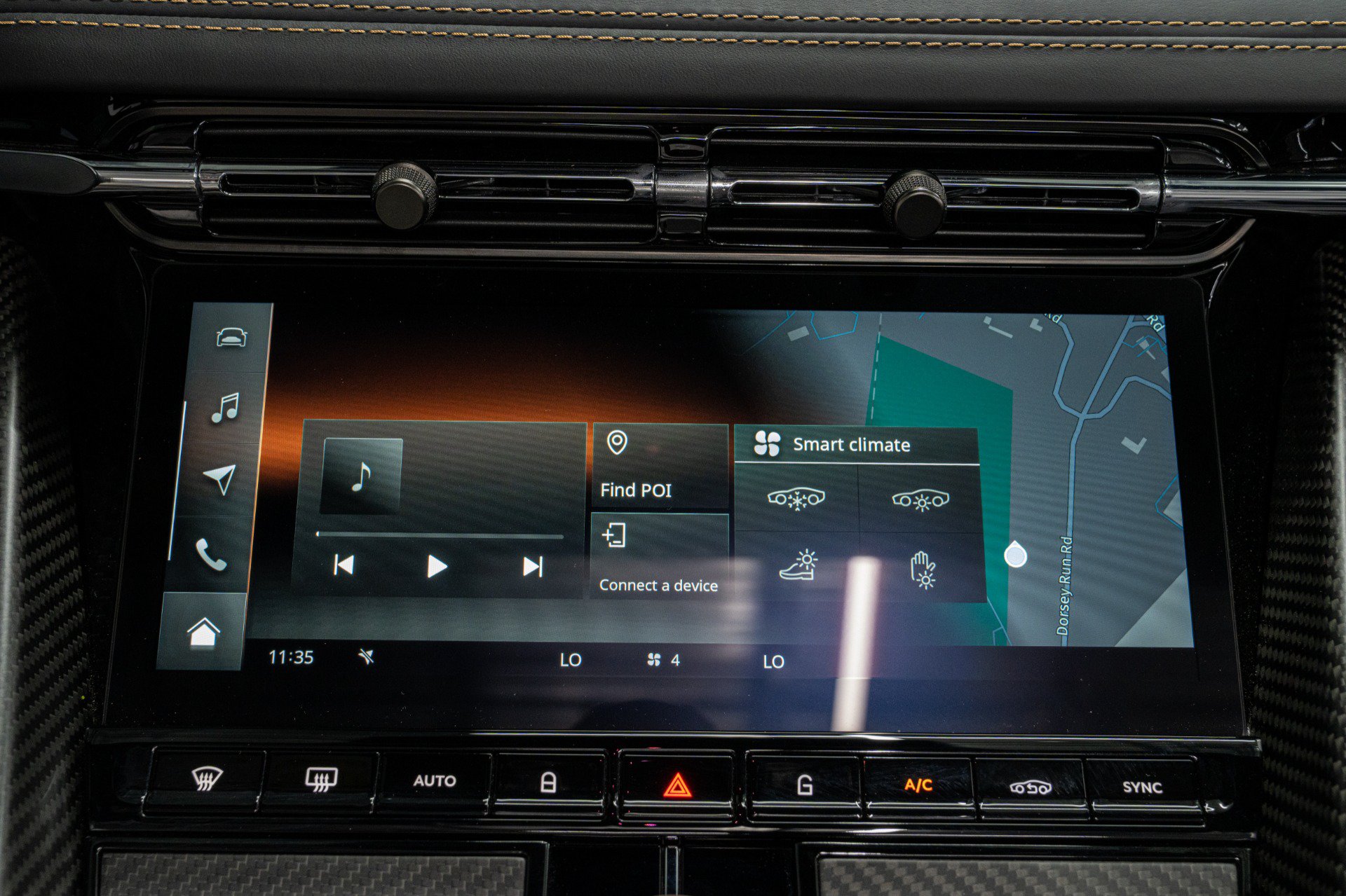 Used 2025 Aston Martin DB12 Convertible RWD image 28