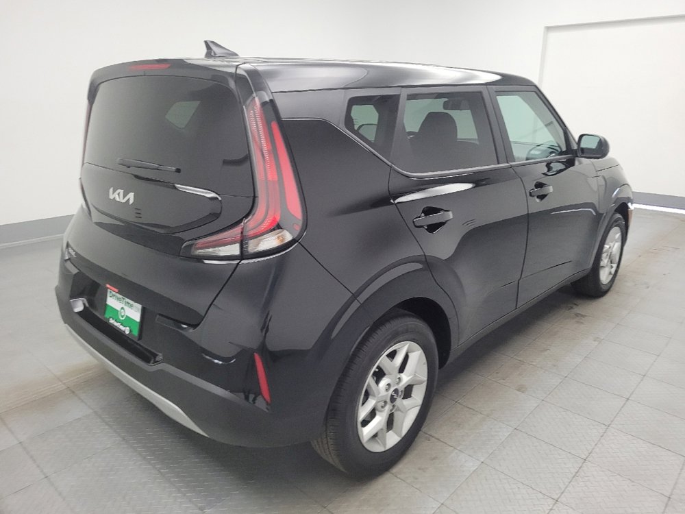 Used 2025 Kia Soul LX image 9