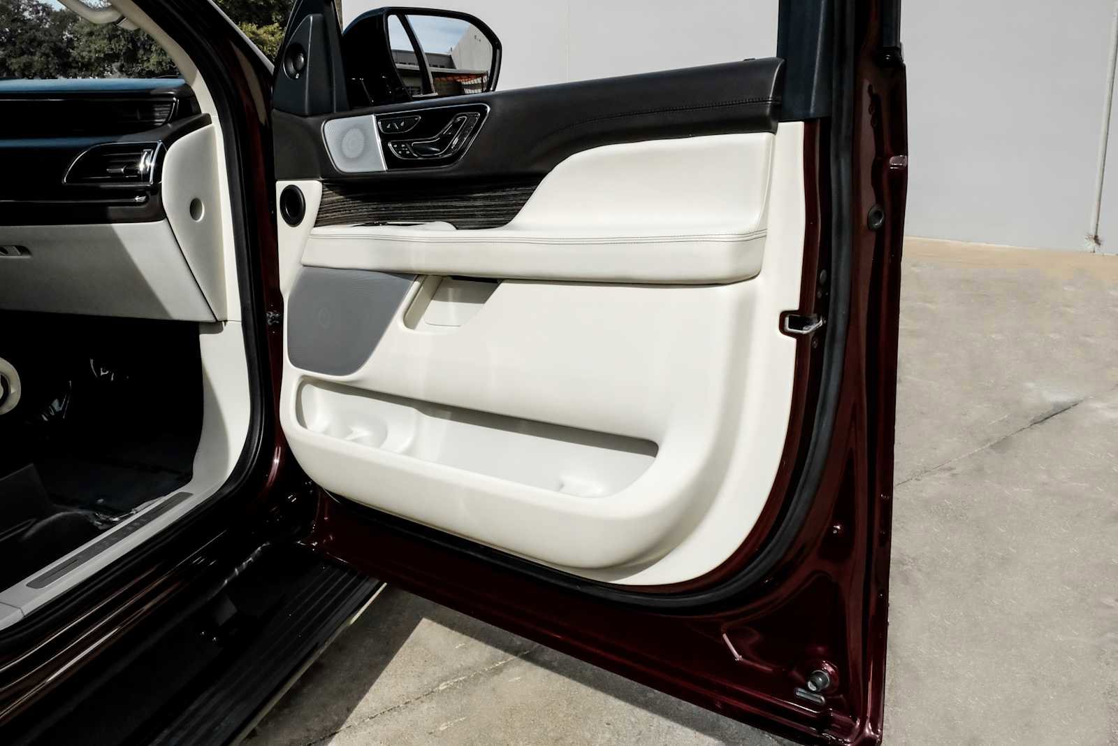 Used 2024 Lincoln Navigator Black Label AWD/4WD image 48