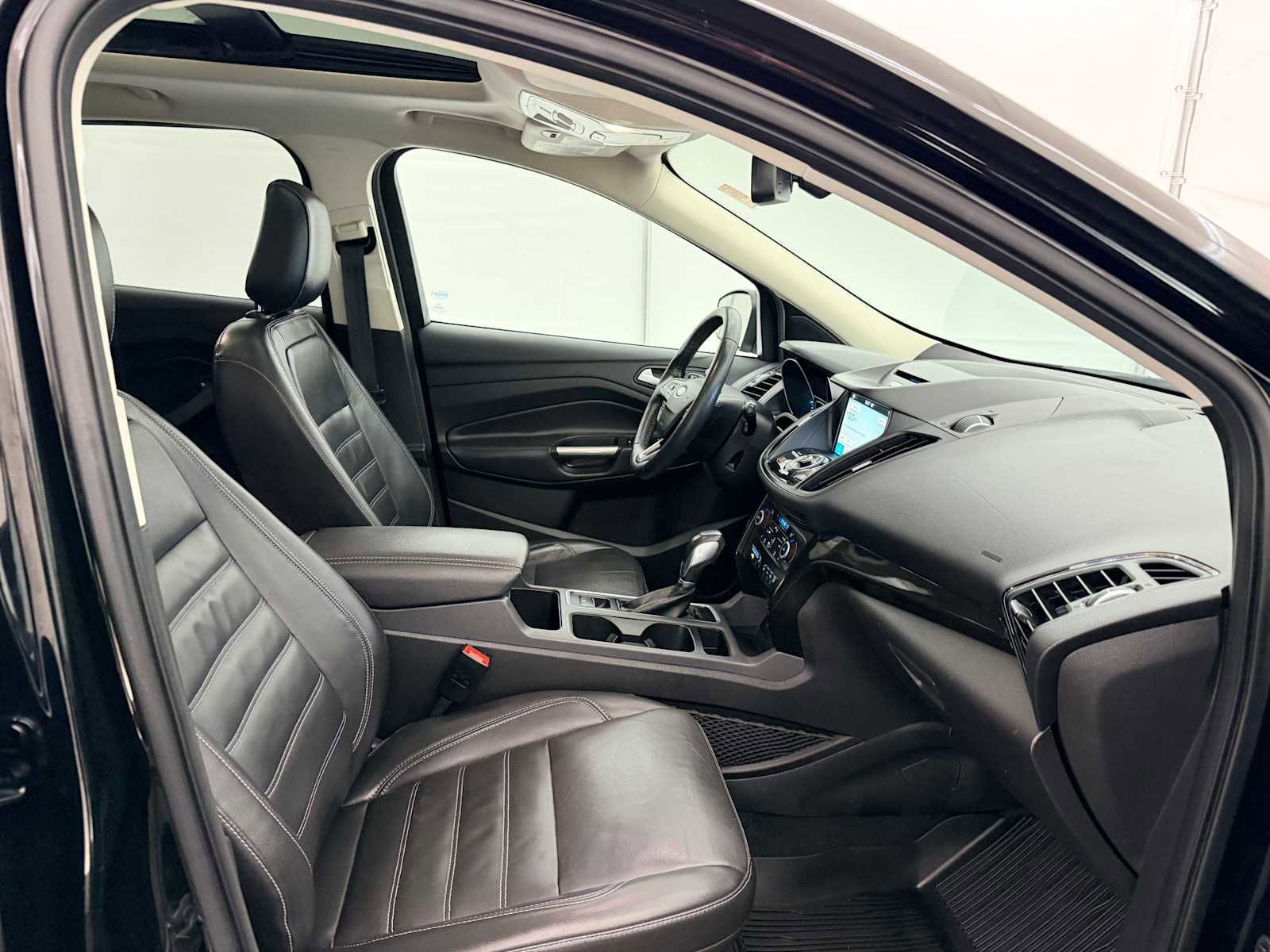 Used 2018 Ford Escape Titanium image 23