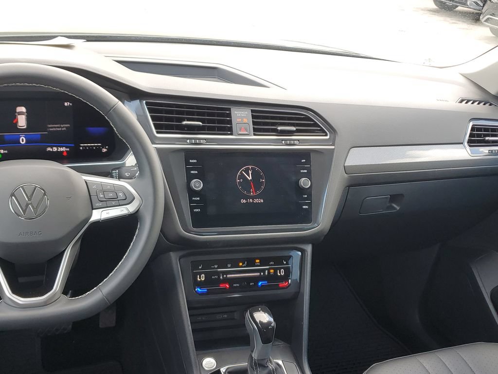 Certified 2023 Volkswagen Tiguan SE w/ Panoramic Sunroof Package FWD image 20