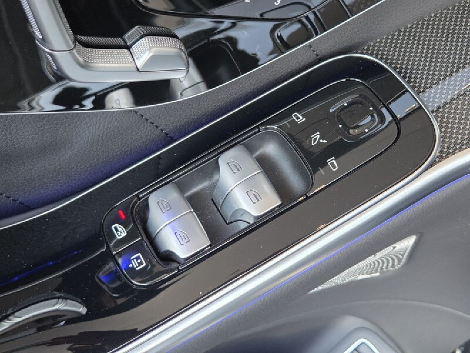Certified 2025 Mercedes-Benz S 500 4MATIC image 24