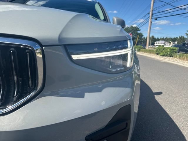 Certified 2025 Volvo XC40 B5 Core AWD/4WD image 8