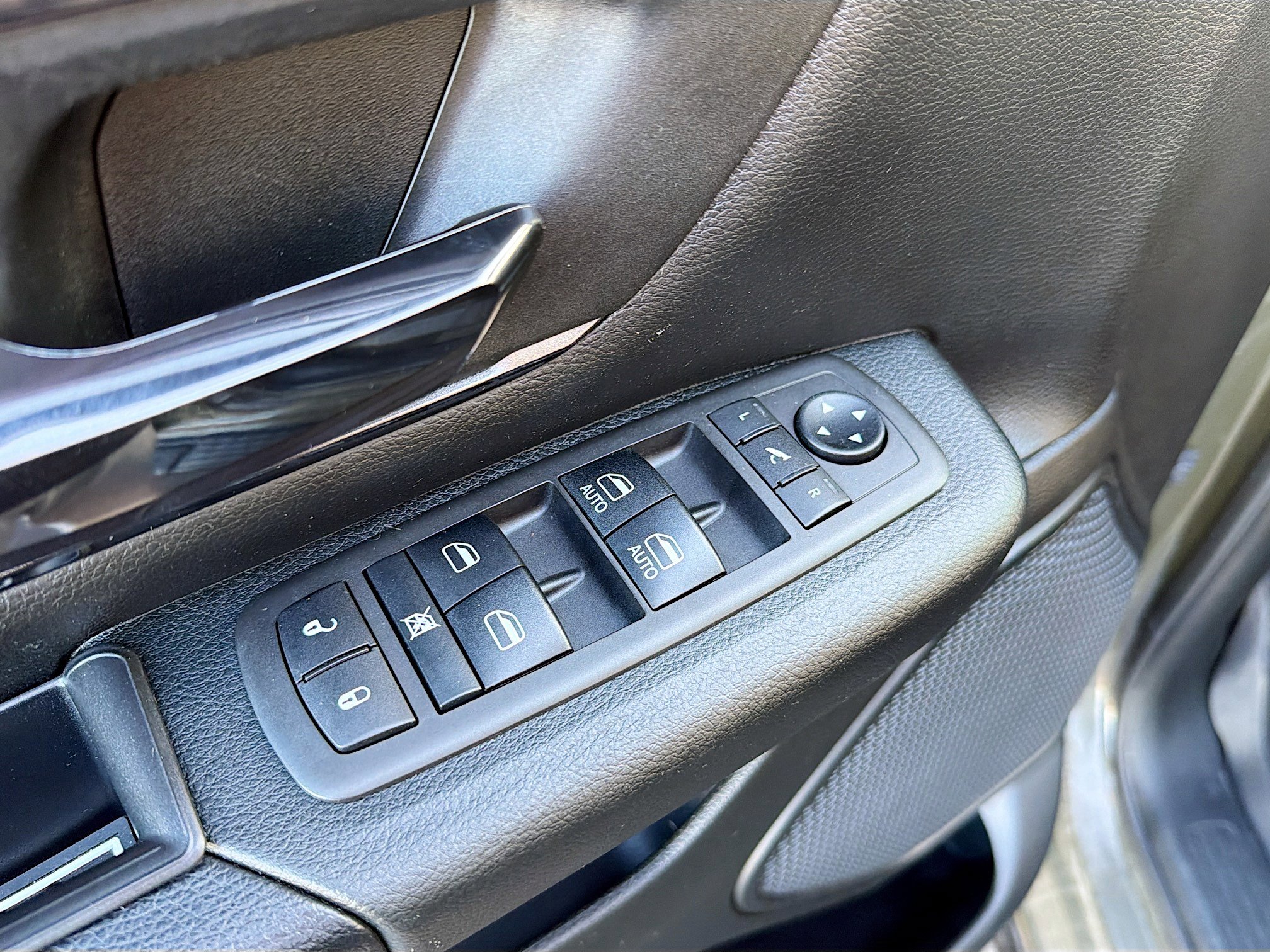 Used 2021 RAM 1500 Big Horn w/ Built-to-serve Edition image 7