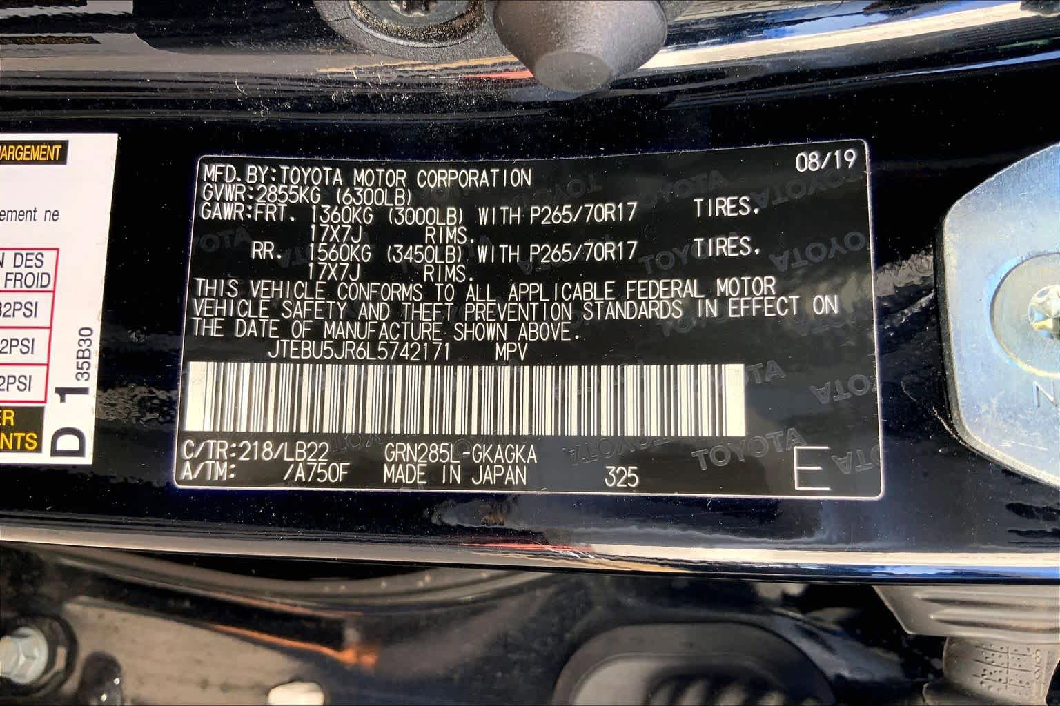 Used 2020 Toyota 4Runner SR5 Premium w/ Moonroof Package AWD/4WD image 37