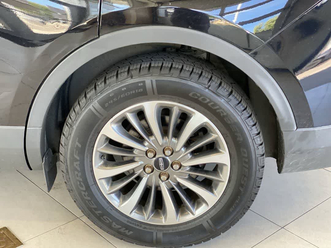 Used 2019 Lincoln Nautilus Select AWD/4WD image 11