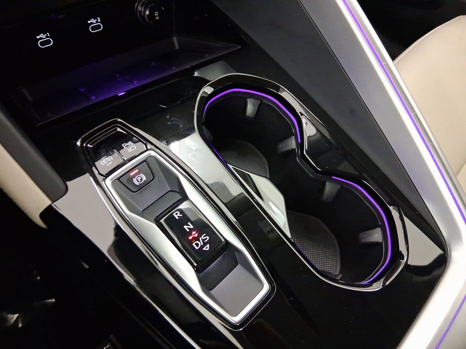 Certified 2025 Audi Q5 Premium w/ Convenience Package image 15