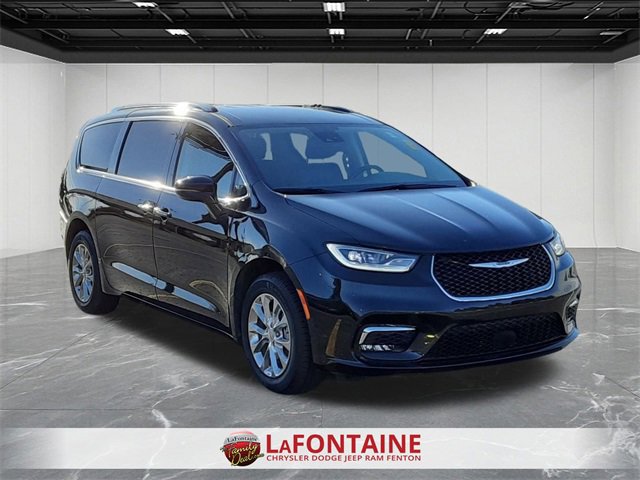 Certified 2021 Chrysler Pacifica Touring-L image 7