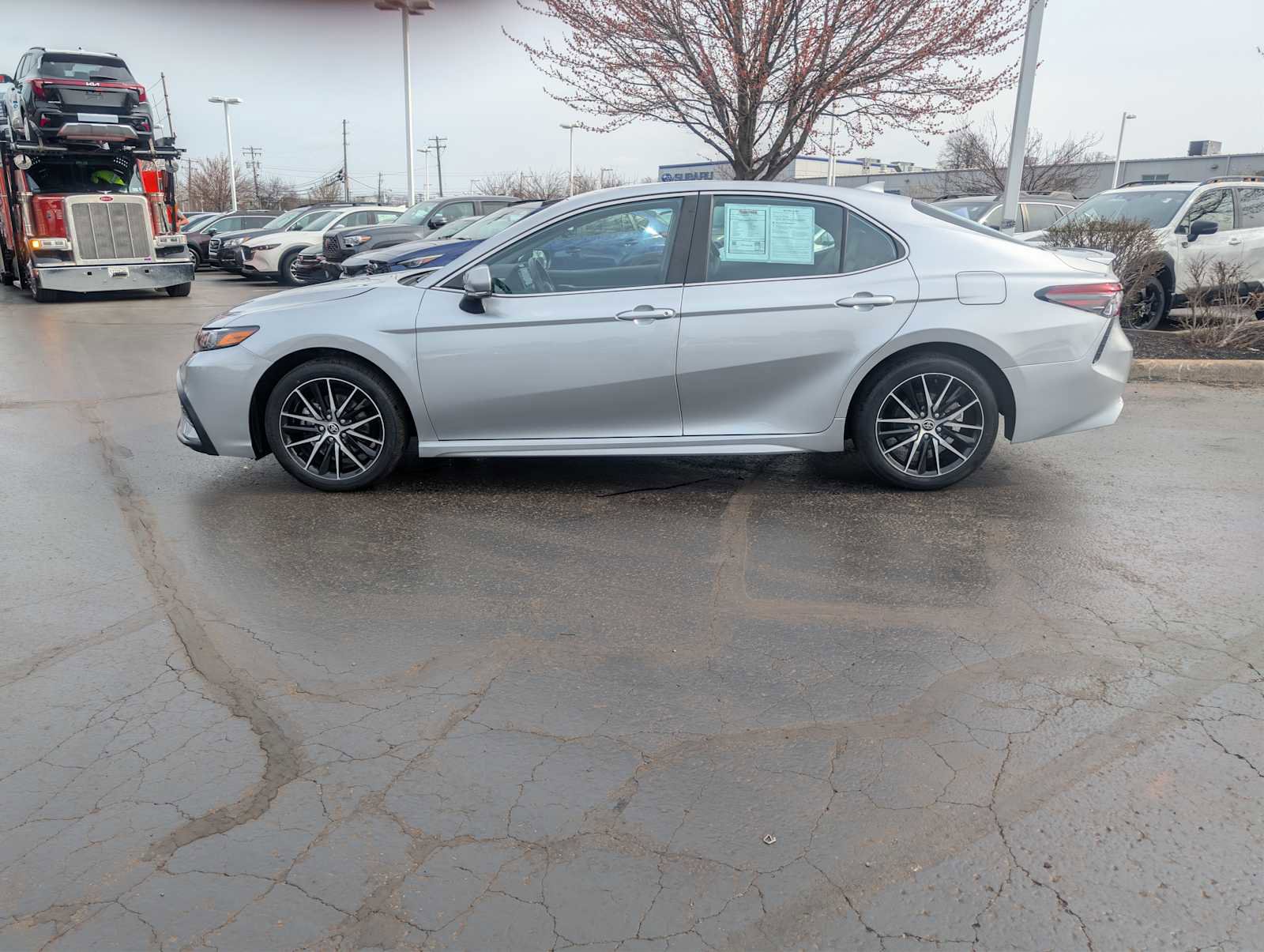 Certified 2023 Toyota Camry SE FWD image 4