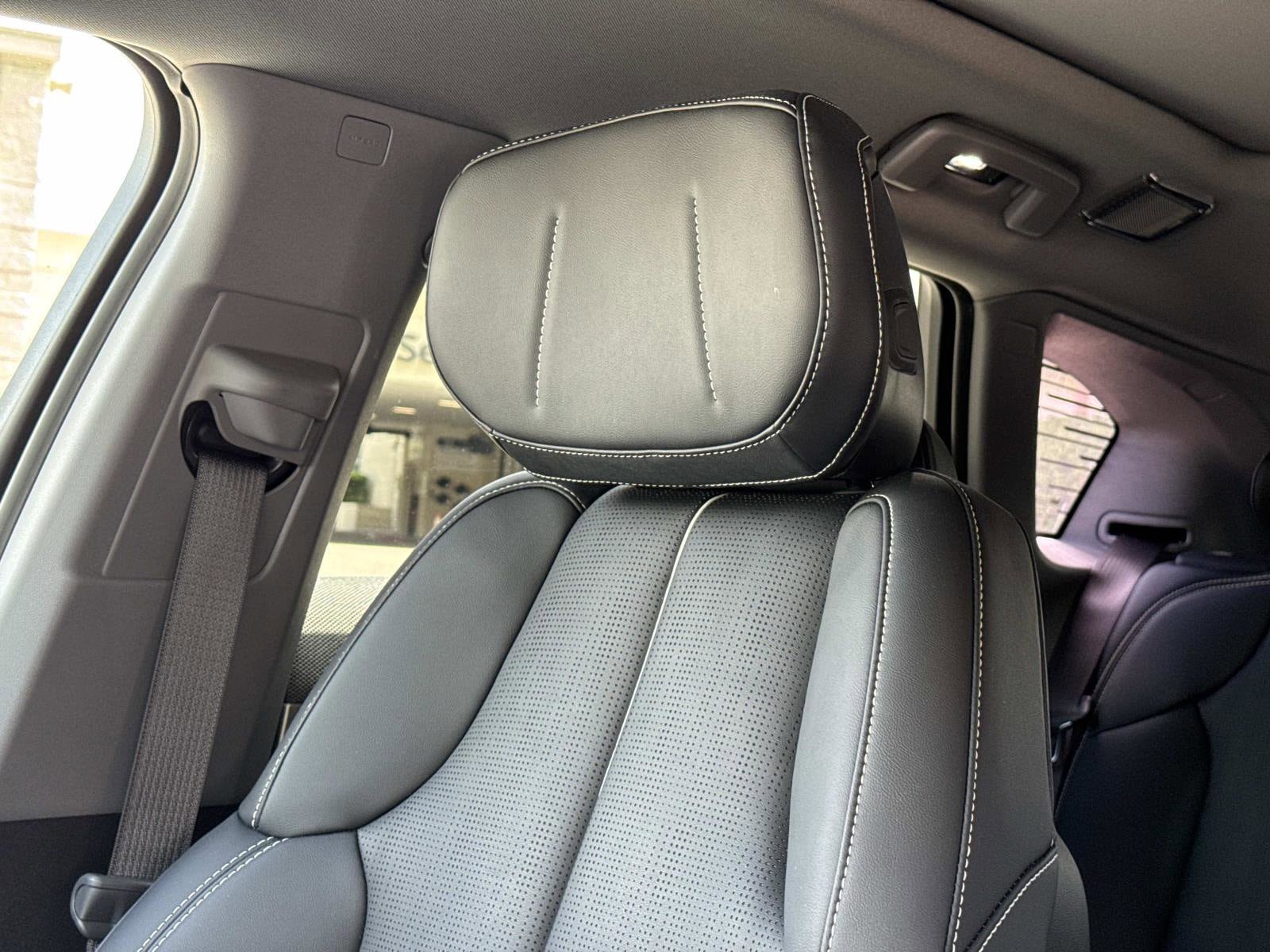 Certified 2025 Cadillac Optiq Luxury 2 w/ LPO, Floor Liner Package AWD/4WD image 24