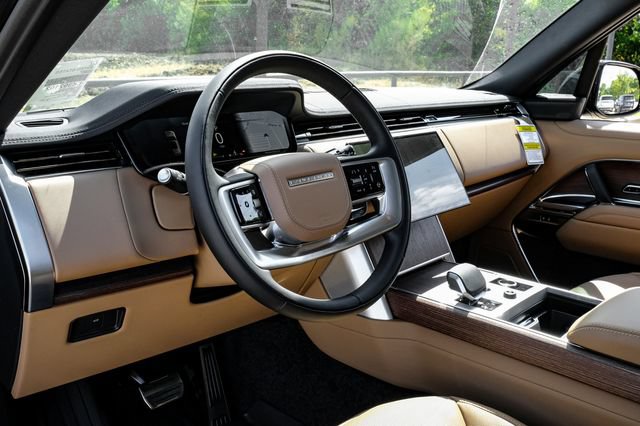 New 2027 Land Rover Range Rover Long Wheelbase SE AWD/4WD image 3