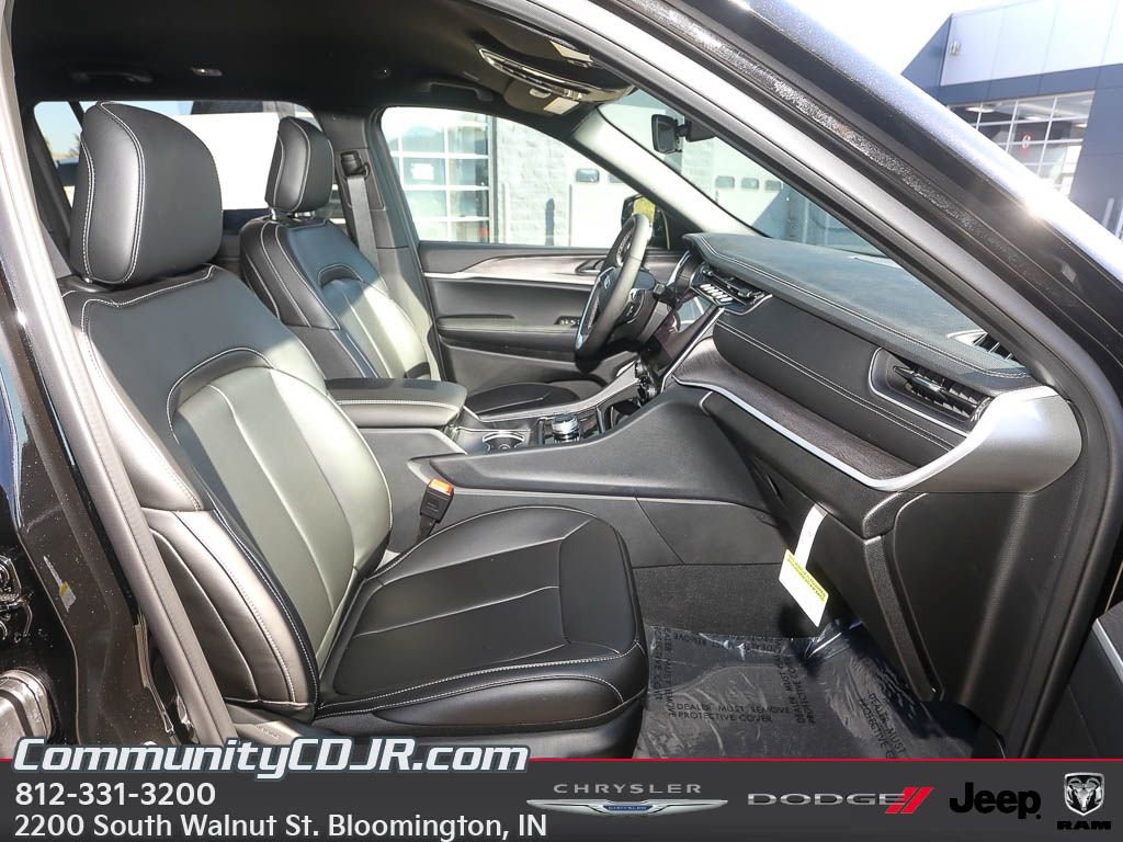 New 2025 Jeep Grand Cherokee L Limited image 19