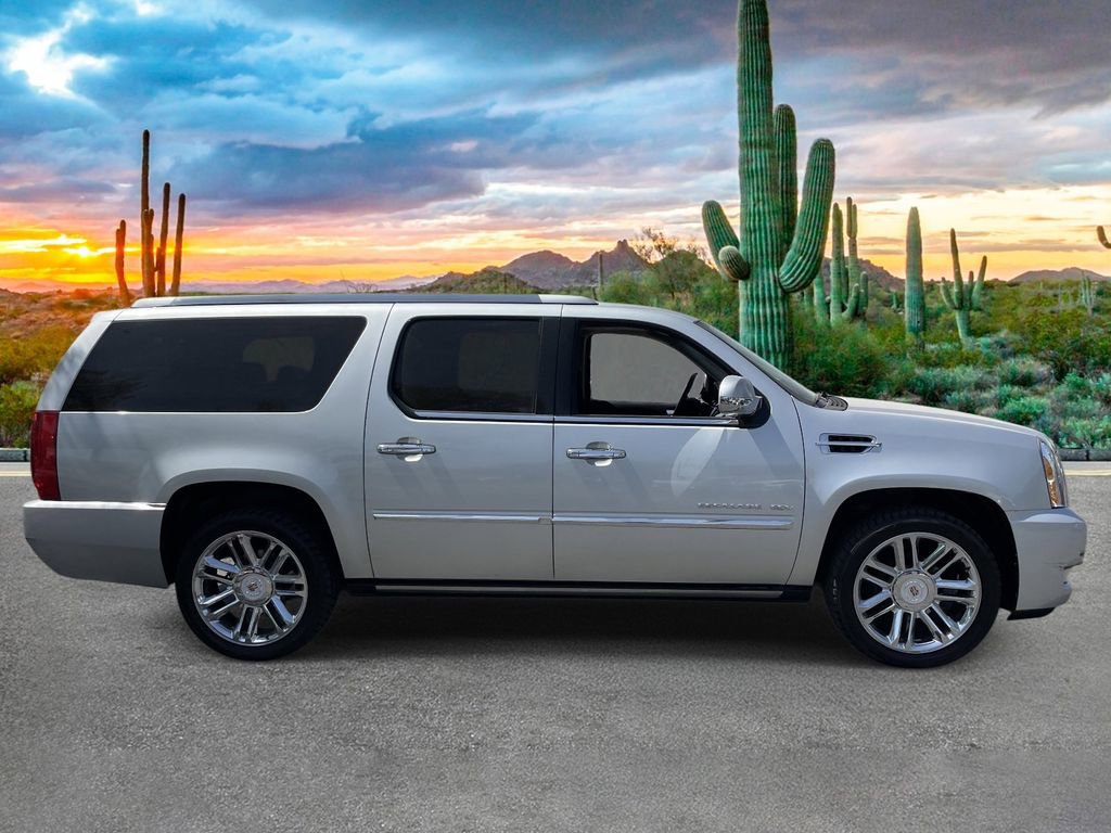 Used 2012 Cadillac Escalade ESV Platinum AWD/4WD image 2