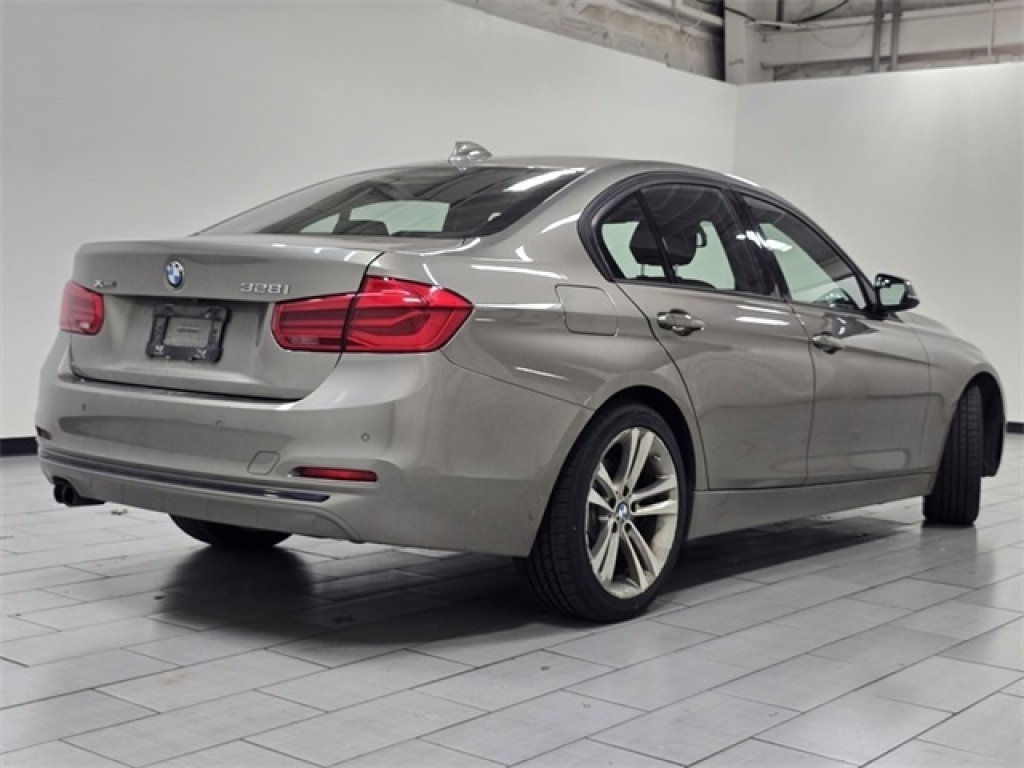 Used 2016 BMW 328i xDrive Sedan AWD/4WD image 16