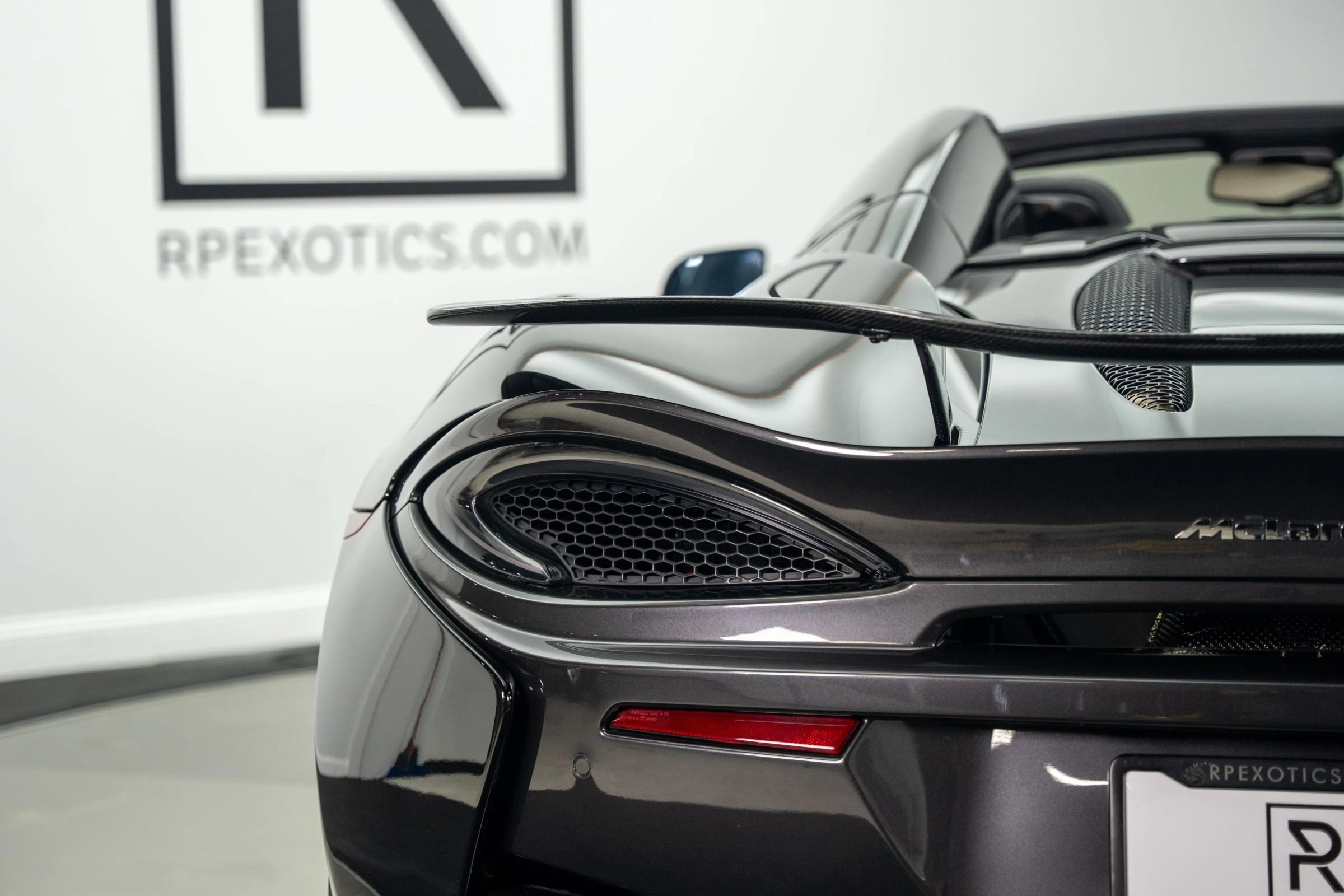 Used 2019 McLaren 570S Spider image 26