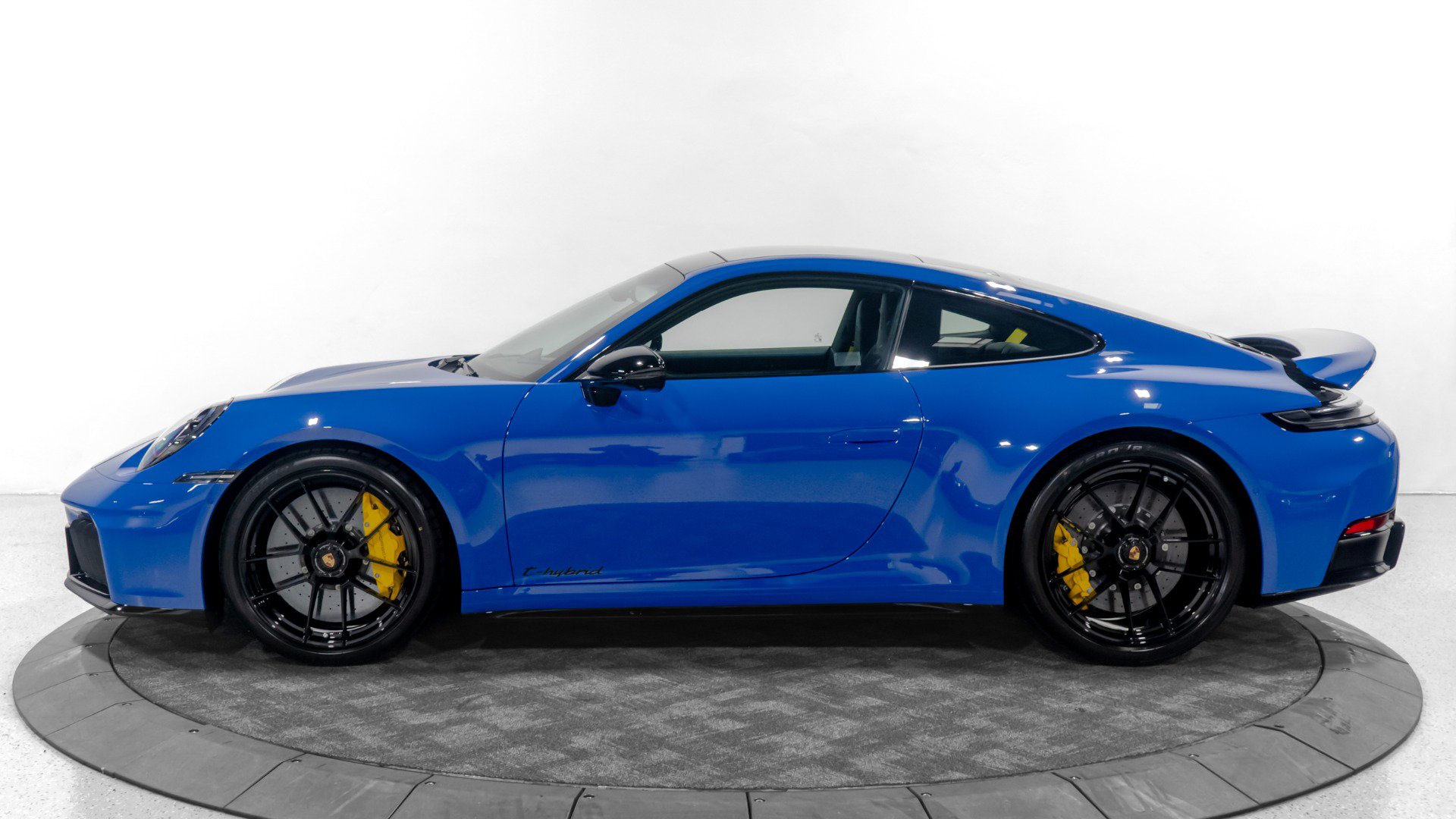 Used 2026 Porsche 911 Carrera GTS image 5