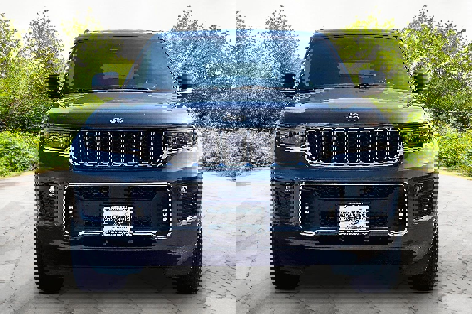 Used 2024 Jeep Grand Cherokee L Overland image 3