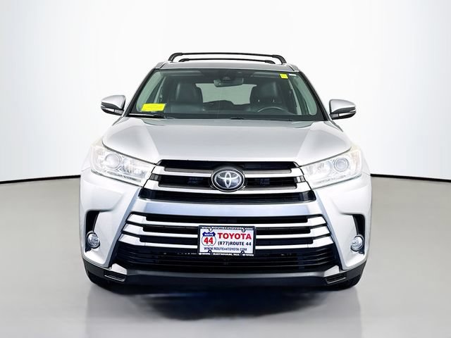 Used 2017 Toyota Highlander XLE w/ Carpet Mat Package AWD/4WD image 11
