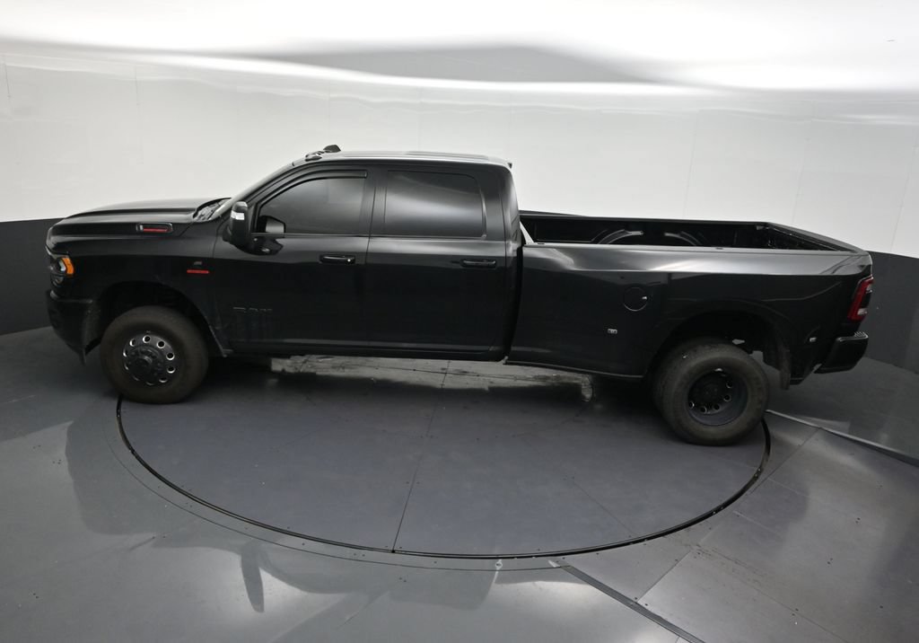 Used 2024 RAM 3500 Big Horn w/ Night Edition AWD/4WD image 16