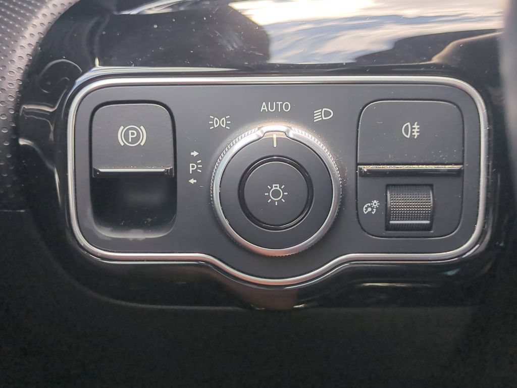 Used 2023 Mercedes-Benz CLA 250 w/ Premium Package image 26