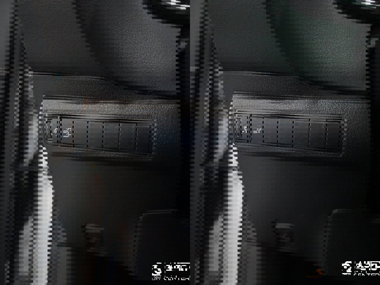 Used 2019 Toyota Corolla XSE FWD image 20