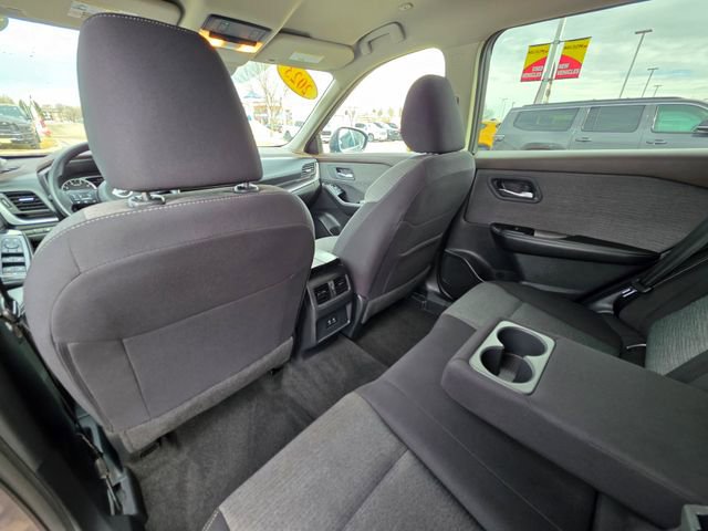 Used 2023 Nissan Rogue SV image 12