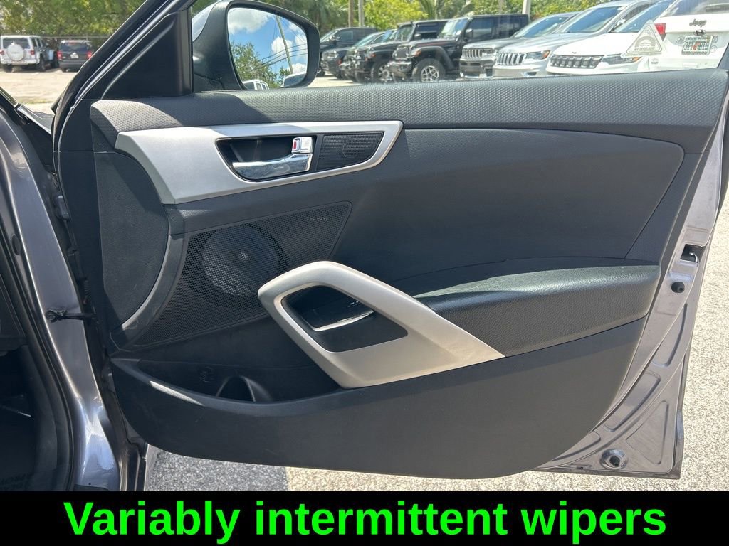 Used 2017 Hyundai Veloster image 26