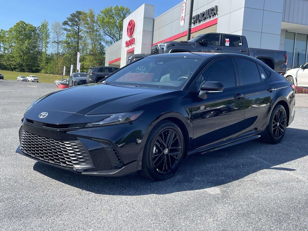Used 2026 Toyota Camry SE FWD image 5