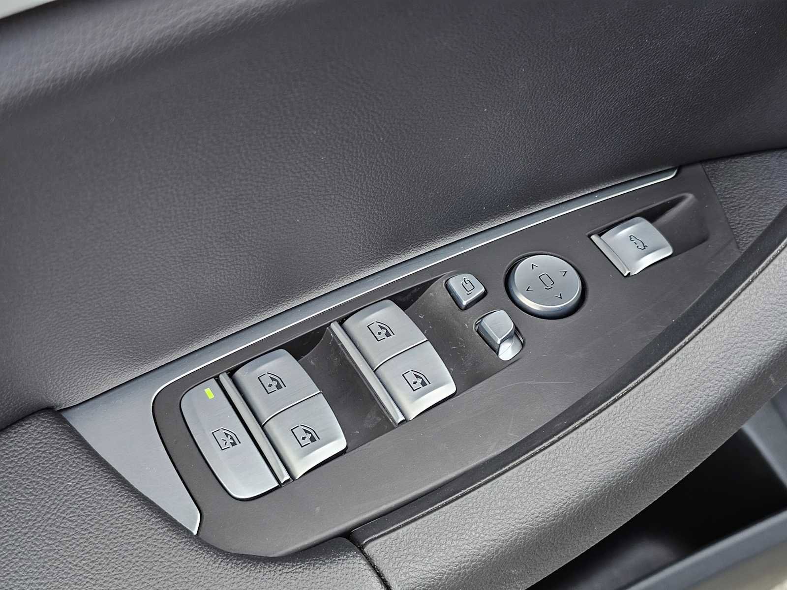 Used 2024 BMW X3 xDrive30i w/ Convenience Package w/ZPA image 23