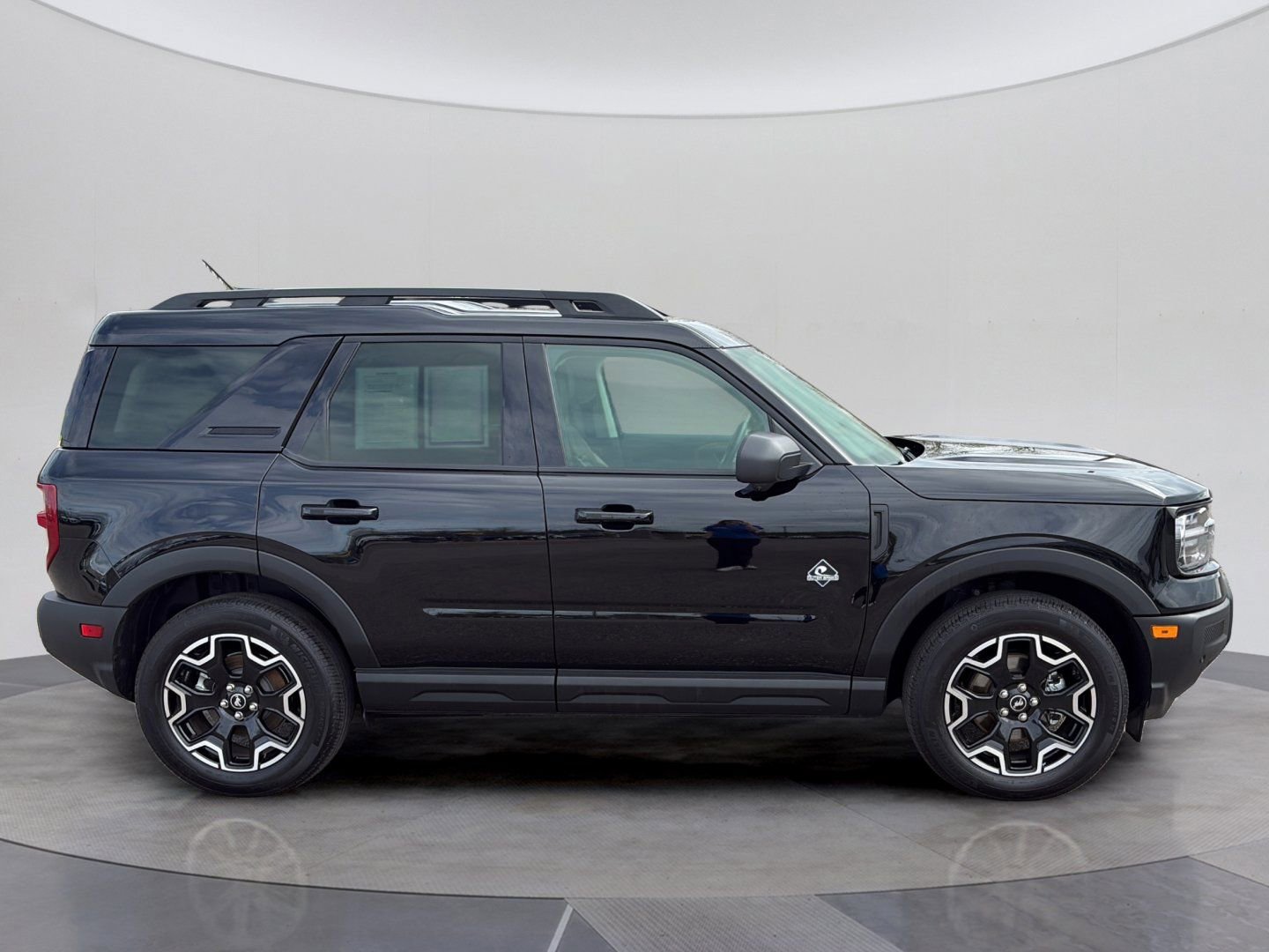 Certified 2025 Ford Bronco Sport Outer Banks w/ Outer Banks Tech Package+ AWD/4WD image 9