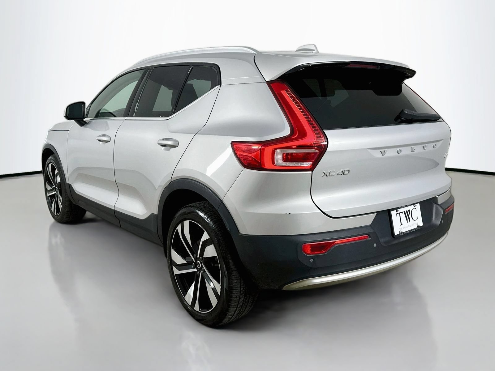 Used 2023 Volvo XC40 B5 Ultimate w/ Protection Package Premier AWD/4WD image 7