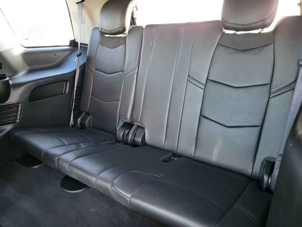 Used 2016 Cadillac Escalade Luxury image 19