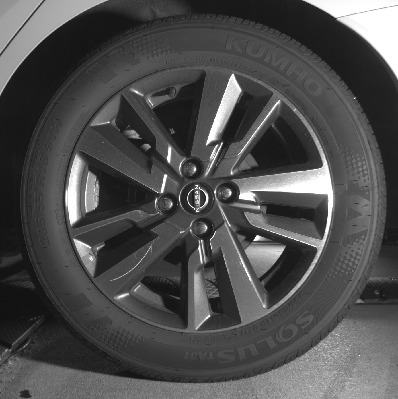 Used 2025 Nissan Versa SV image 14