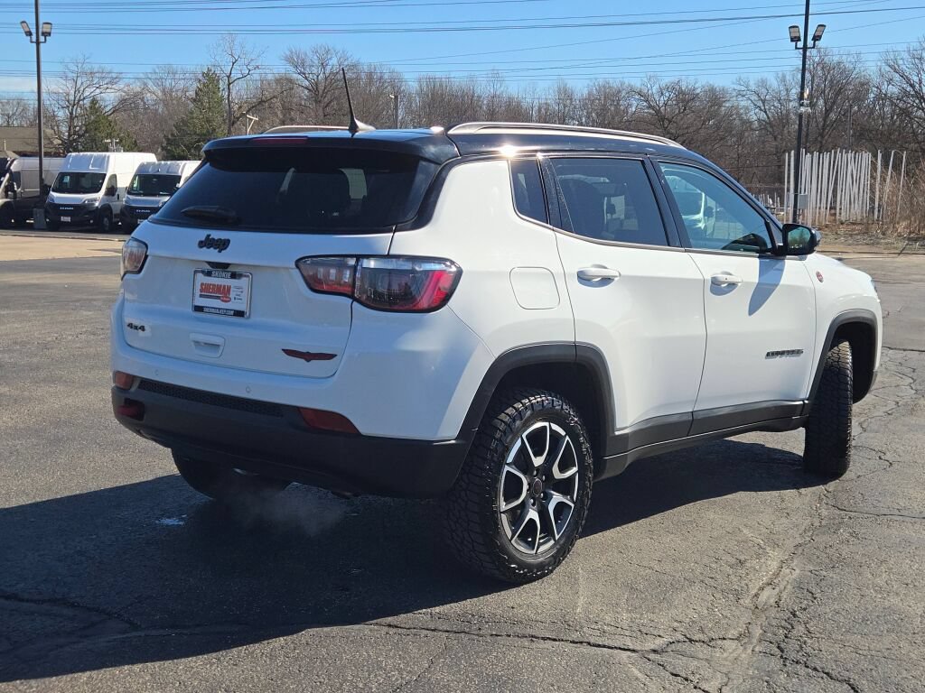 Certified 2025 Jeep Compass Trailhawk AWD/4WD image 13